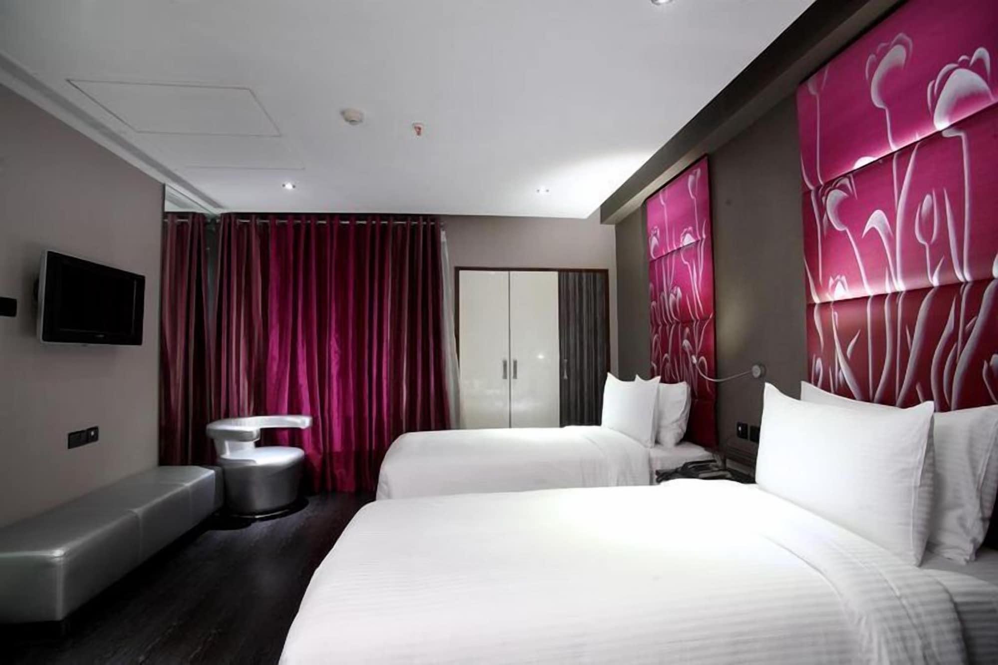 The Spring Hotel Chennai Exterior photo