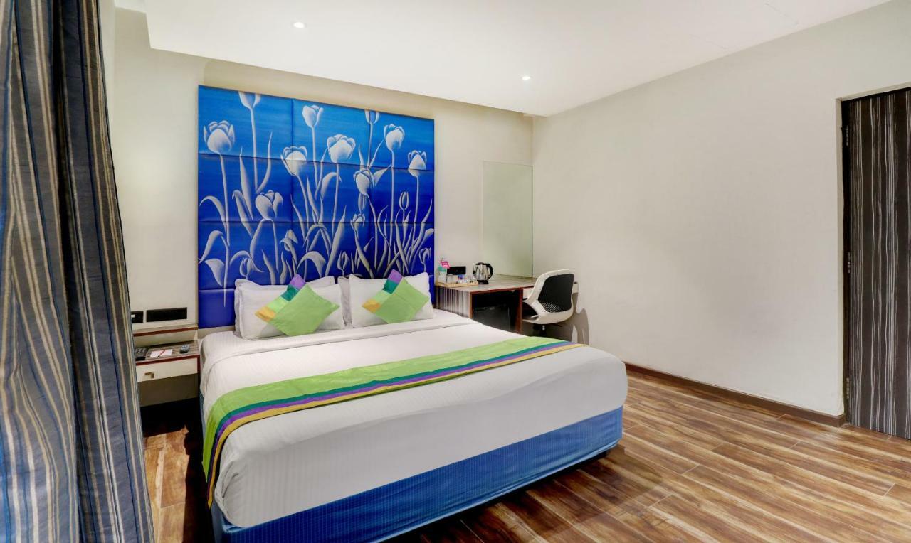 The Spring Hotel Chennai Exterior photo