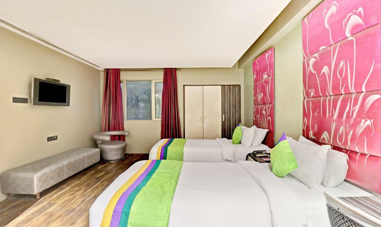 The Spring Hotel Chennai Exterior photo