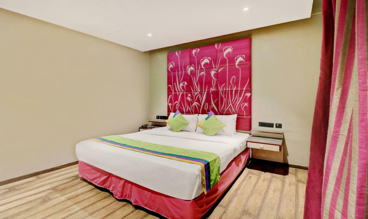 The Spring Hotel Chennai Exterior photo