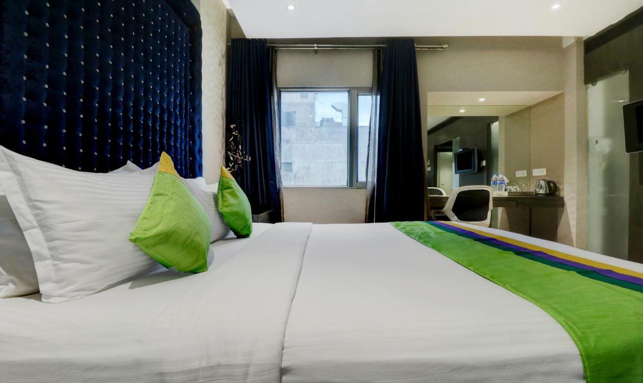 The Spring Hotel Chennai Exterior photo