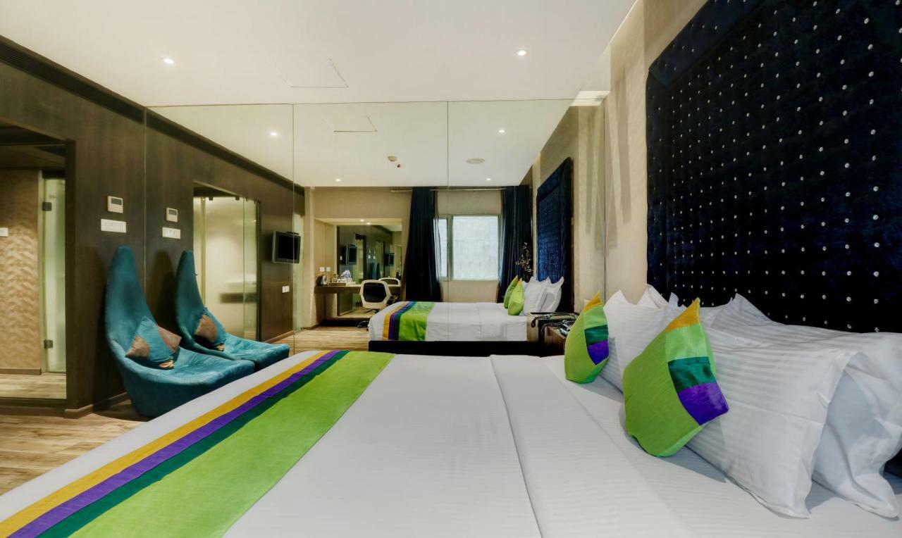 The Spring Hotel Chennai Exterior photo
