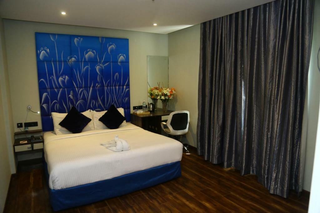 The Spring Hotel Chennai Exterior photo